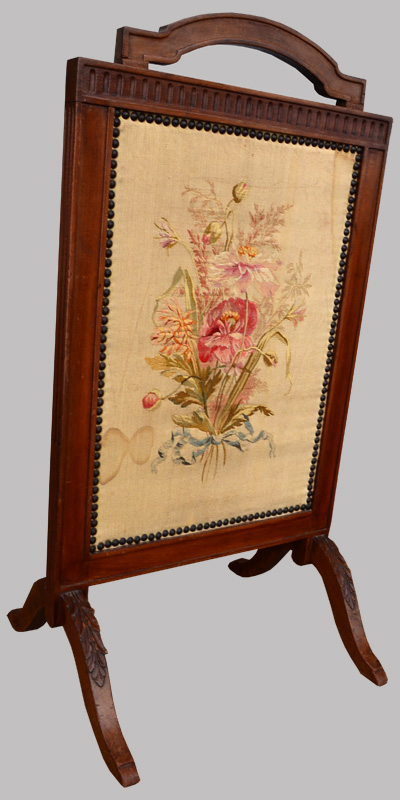 Ecran de cheminée ancien avec tissu a decor floral