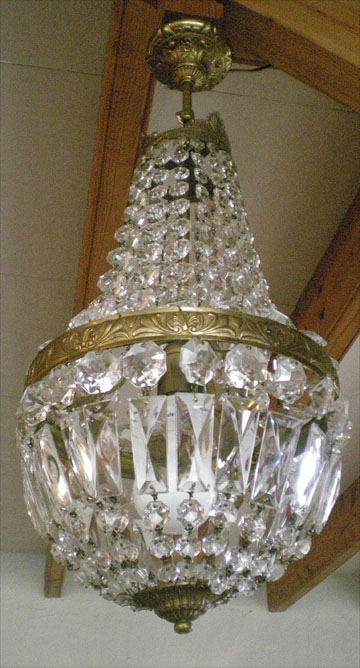 Lustre ancien en bronze et pampilles de cristal de forme montgolfière Lustres désign Ancien