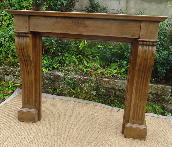 Anciens encadrements de cheminée en bois peint vendus par fabienne ... Cheminée Parement décor